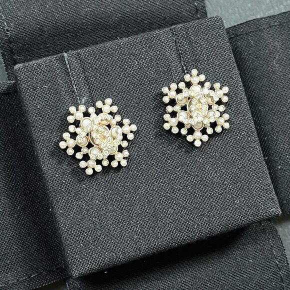 Chanel Gold CC Seed Pearl Snowflake Earrings - Picture 1 of 10